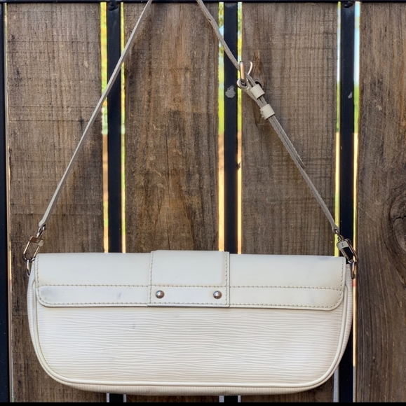 Louis vuitton epi multi pochette in white - Picture 4 of 10